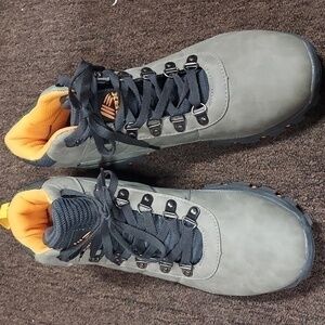 RBX Men’s Suede Boots New no tag